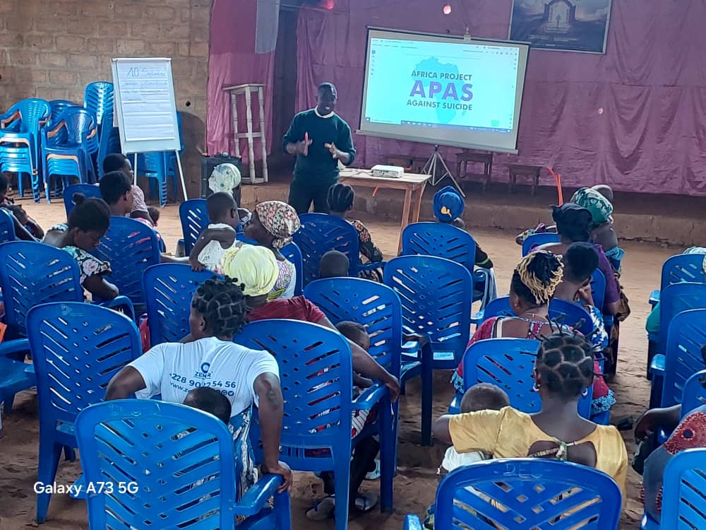 Conférence de sensibilisation animée dans la salle du centre